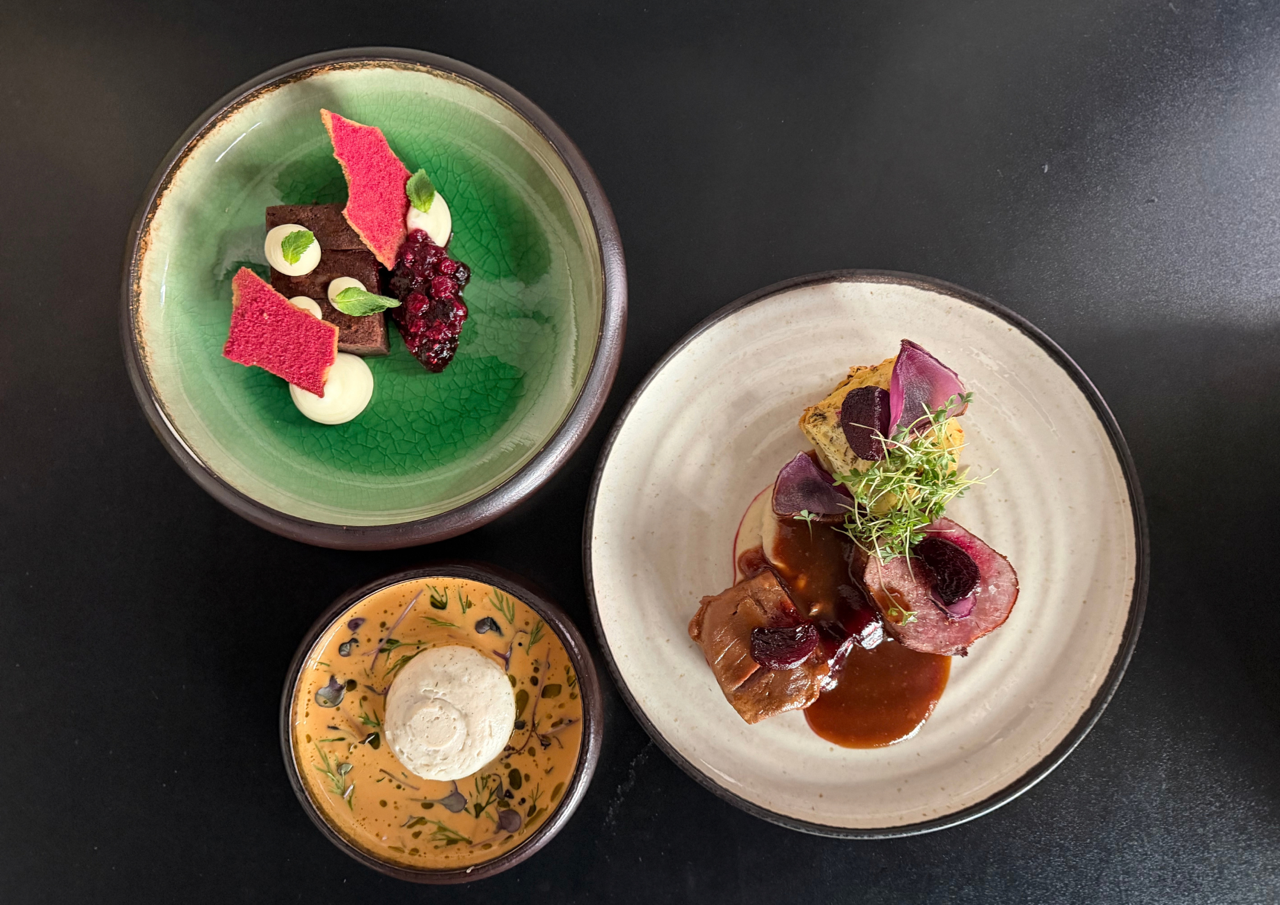 Pingvins nytårsmenu med forret, hovedret og dessert